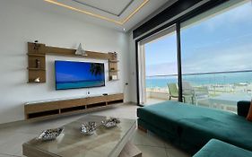 Beachfront High Standard Flat